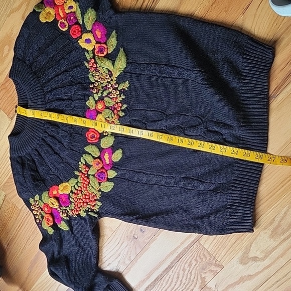 Seprate Issue Vintage Black Cableknit Sweater with Spring Flowers - Picture 9 of 9